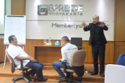 pelatihan bisnis untuk mengasah kemampuan negosiasi para marketing bpr bde
